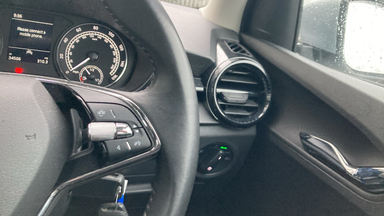 Skoda Fabia 1.0 MPI 80 SE Comfort 5dr Petrol Hatchback